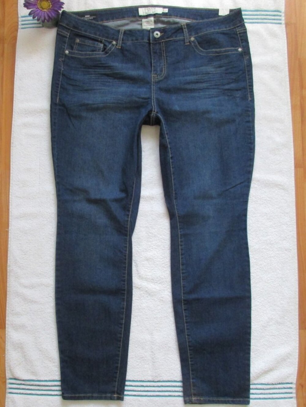 New TORRID Jeans Size 20 Dark Blue Skinny Stretch Denim